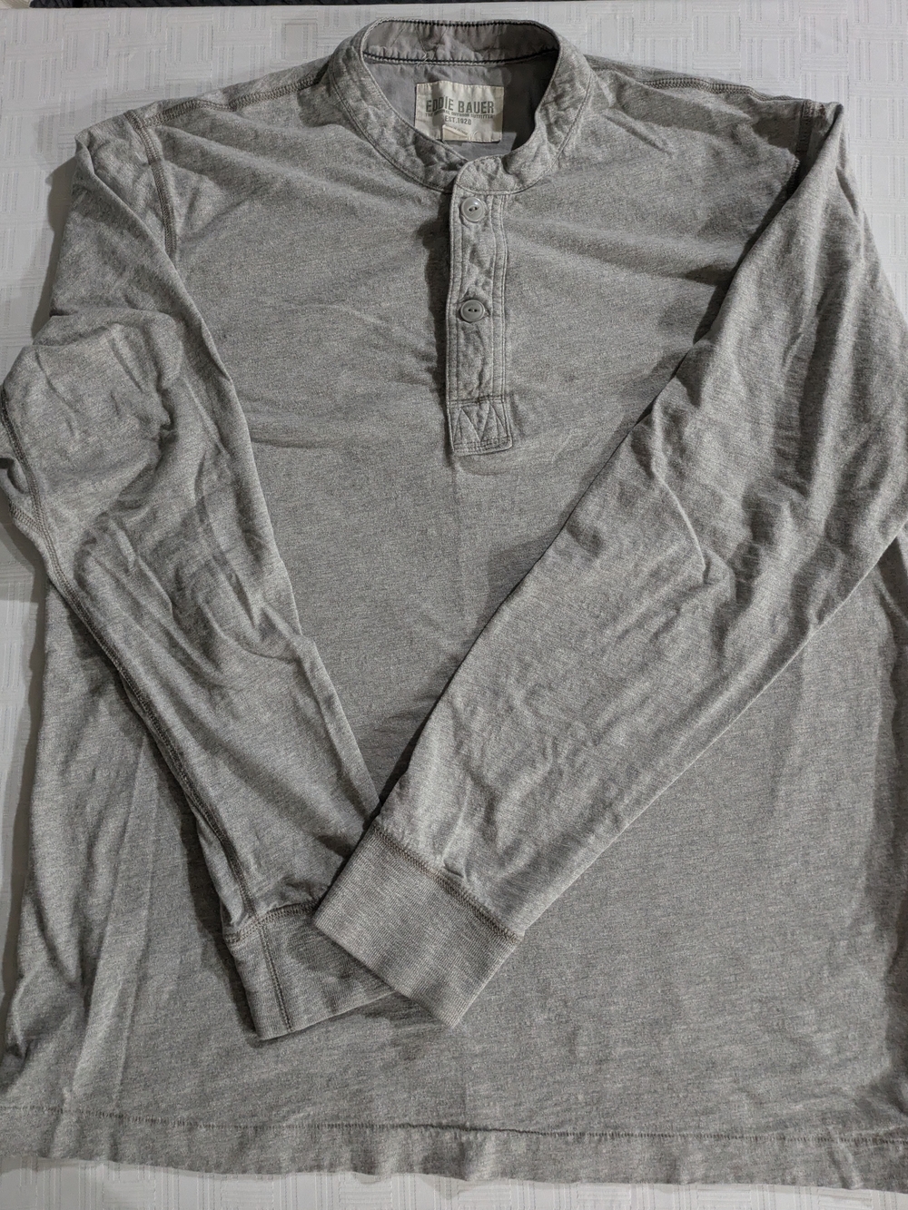 Eddie Bauer Men’s Light Gray Henley Long-Sleeve Tee